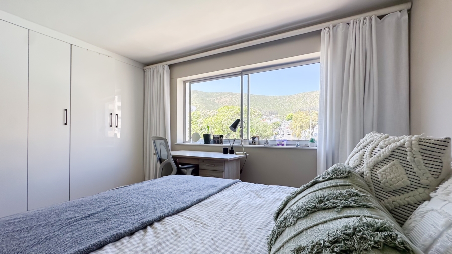 To Let 3 Bedroom Property for Rent in Sea Point Western Cape